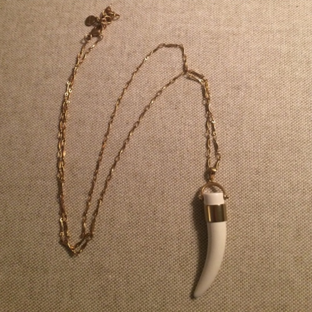 :: Stella & Dot Exotic Sahara Pendant Necklace - Picture 9 of 9